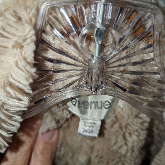 Coat - Picture 2 of 3